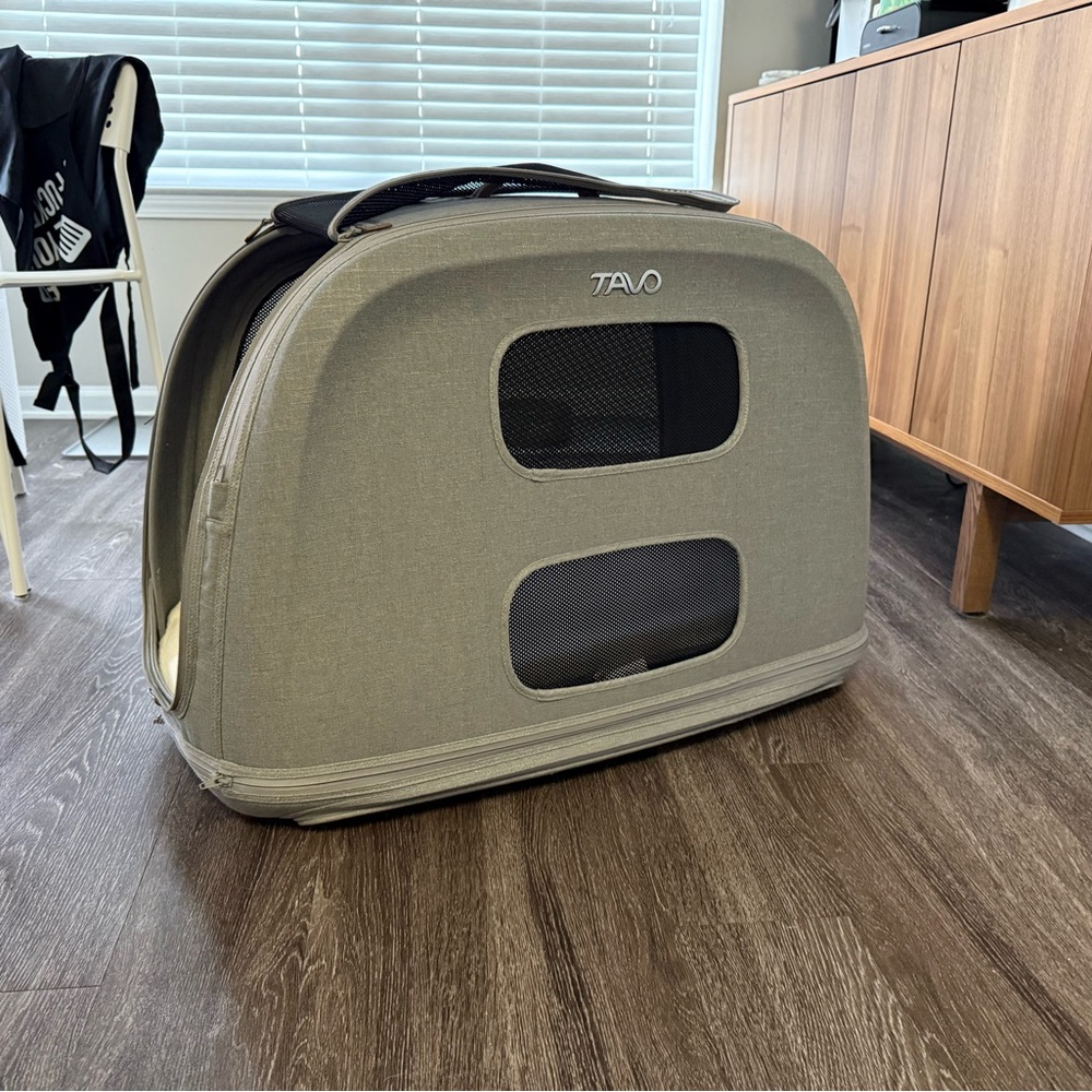 Large Dog Travel Carrier / Kennel